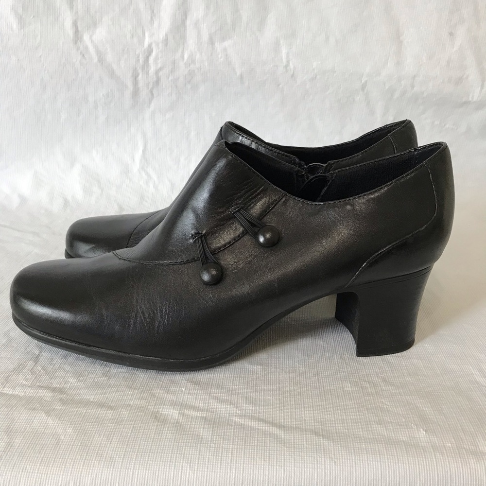 Clarks Black Leather Healed Shoes